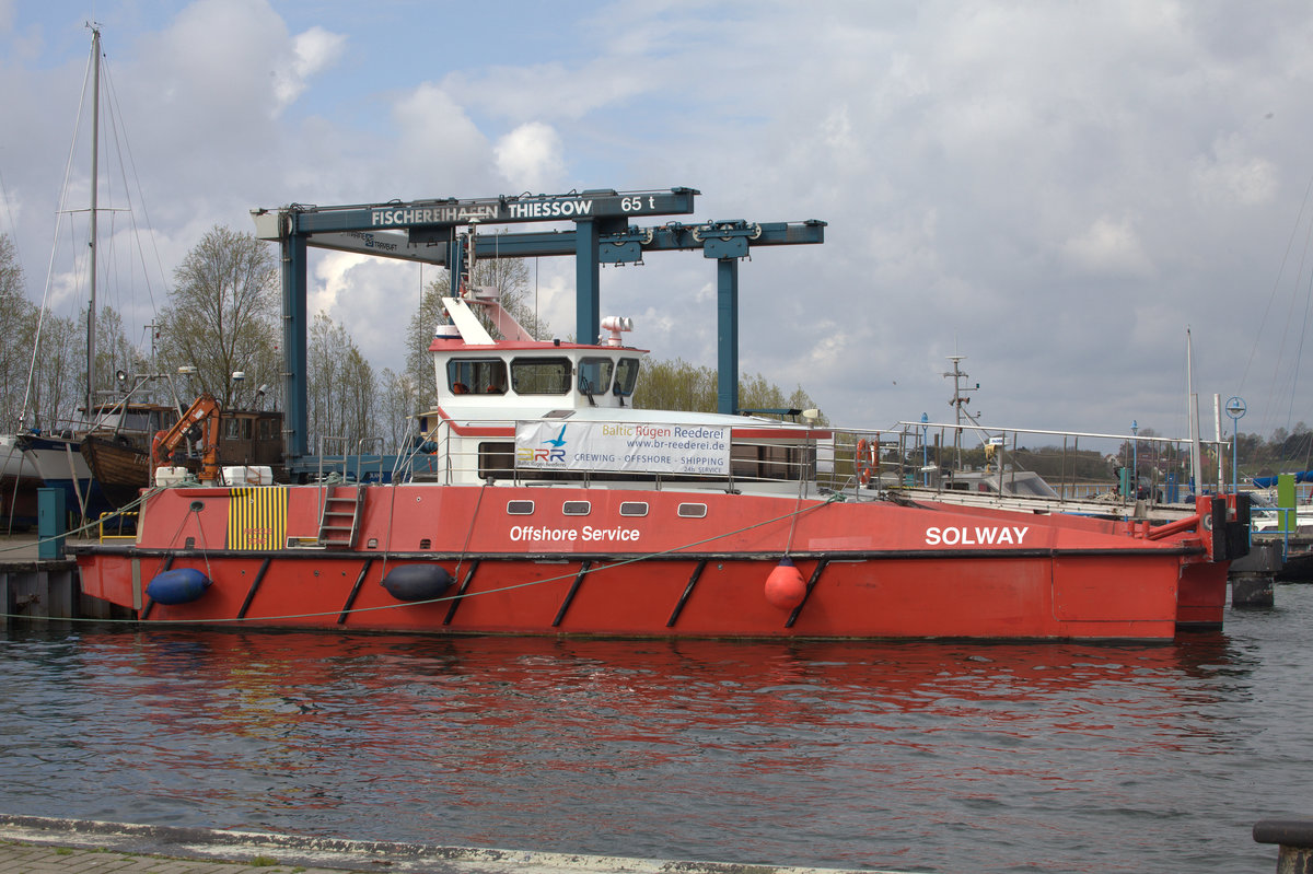 Offshoreservicefahrzeug SOLWAY im Hafen von Thiessow.29.04.2017 10:50 Uhr.

