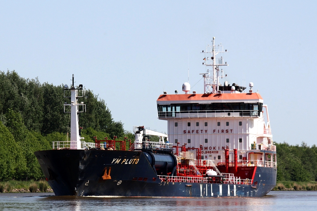 Oil/Chemical Tanker YM Pluto  IMO: 9464118 Schacht Audorf NOK am 20.05.2018