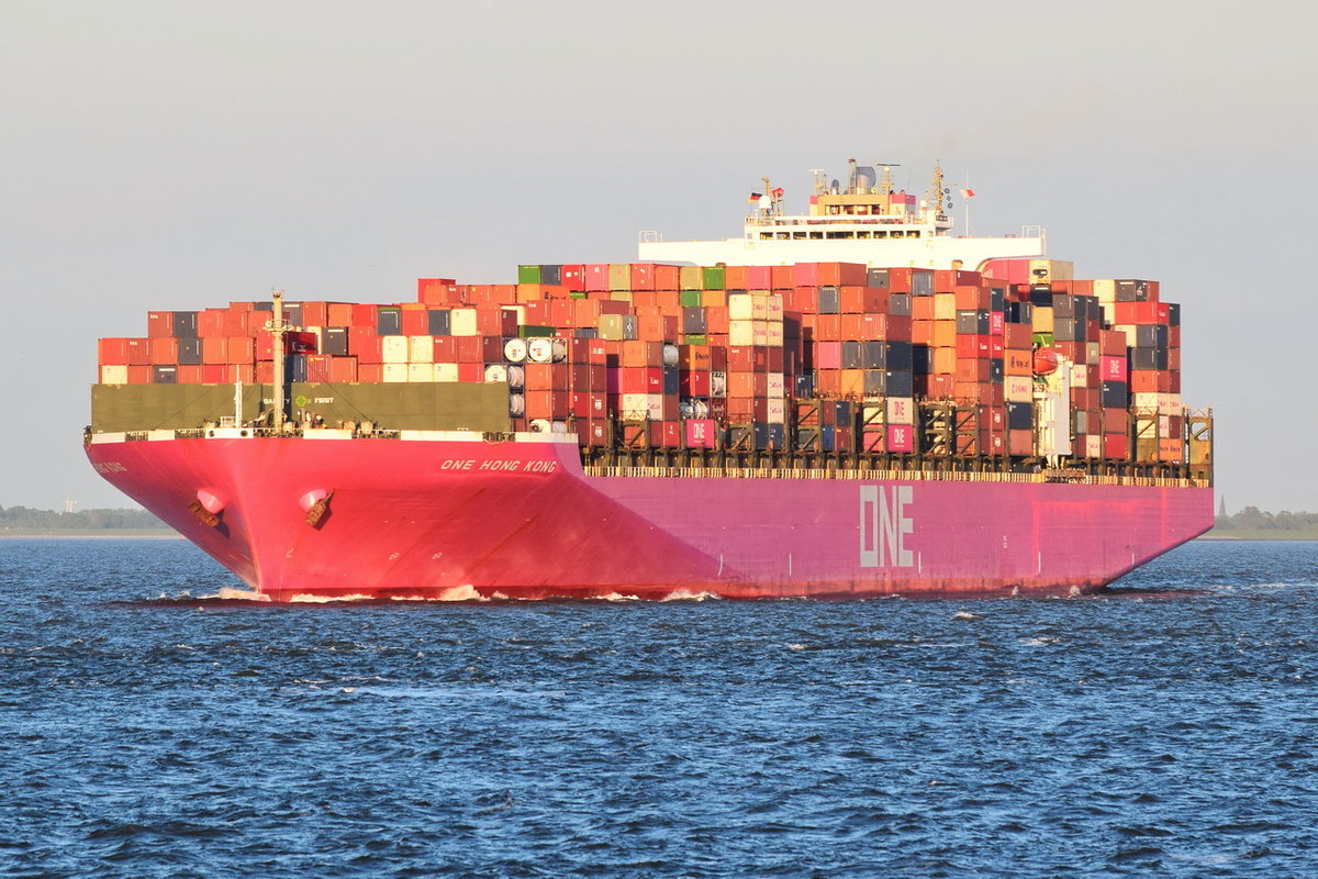 ONE HONG KONG , Containerschiff , IMO 9395161 , Baujahr 2009 , 336 x 45.8 m , 8212 TEU , 29.05.2020 , Cuxhaven