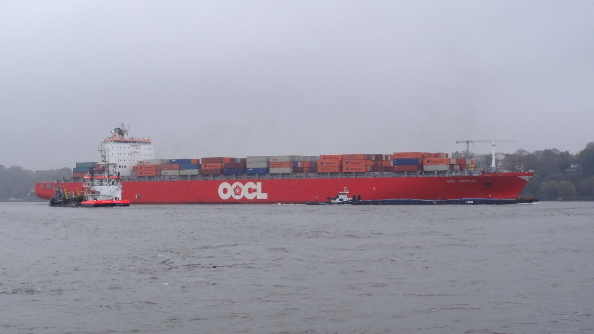 OOCL MONTREAL    Containerschiff    Finkenwerder    25.10.2014   294 x 32m