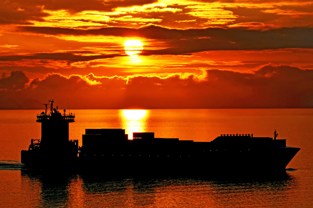 OOCL RAUMA am 12.02.2016 in der Ostsee