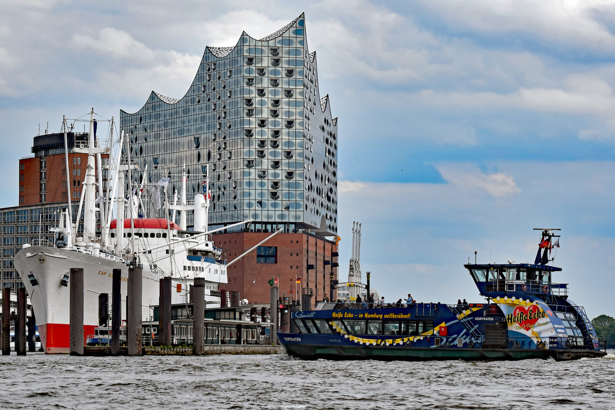 OORTKATEN (ENI 04807610) am 27.05.2019 im Hafen von Hamburg. Links im Bild ist die CAP SAN DIEGO zu sehen.