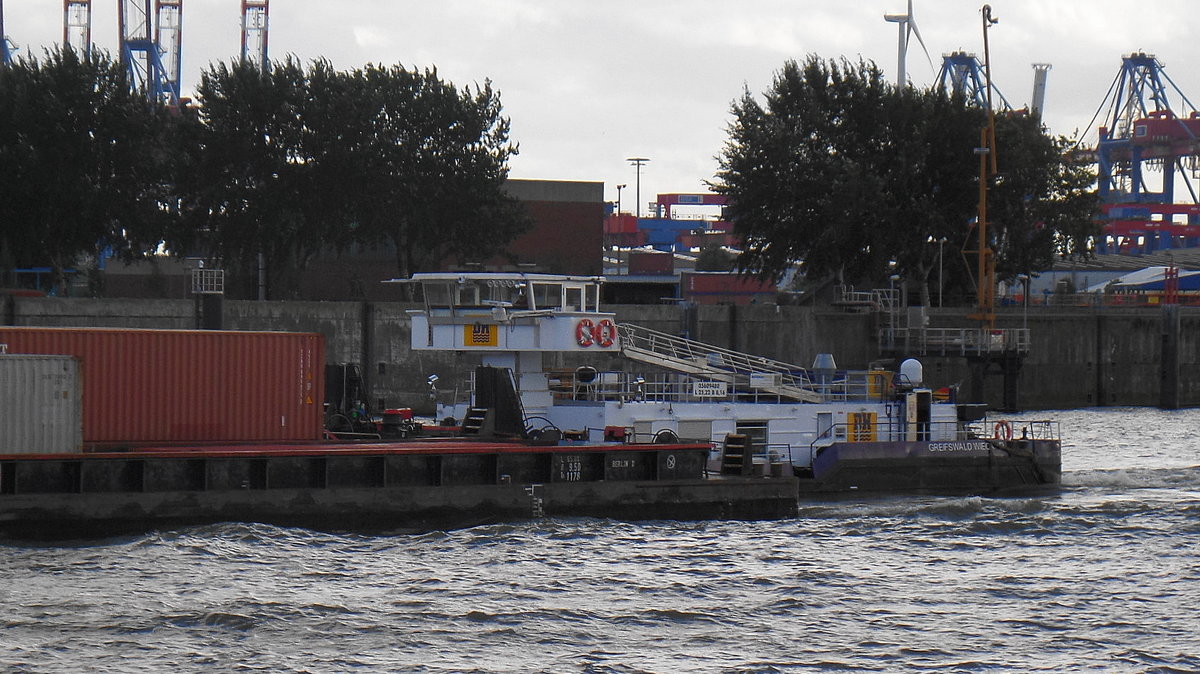 ORION II (ENI 05609480) am 5.8.2016, Hamburg, Elbe vor B&V /
Ex-Namen: SCH 2614, 
Schubschiff / Lüa 21,66 m, B 8,19 m, Tg 1,6 m / 2 Diesel, SKL 6 NVD 26-A2, ges. 440 kW, (600 PS) /gebaut 1970 bei VEB Yachtwerft, Berlin / Flagge: D, Heimathafen: Greifswald Wieck /
