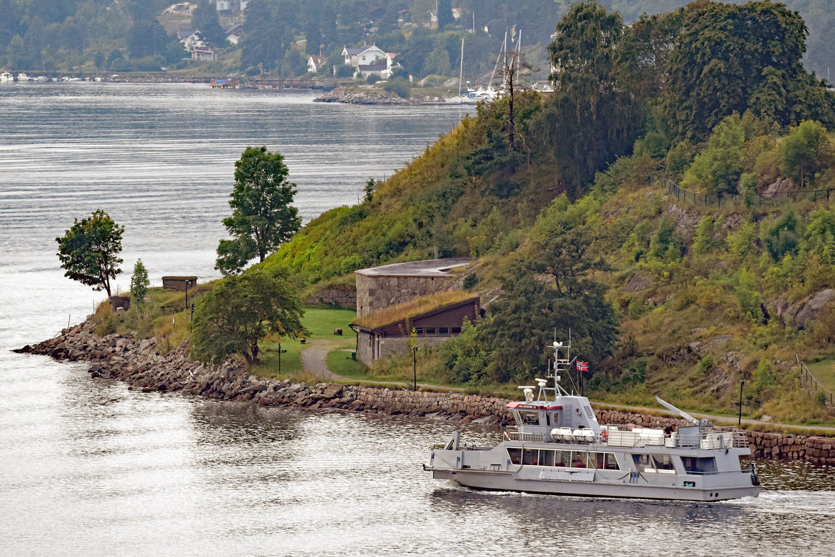 OSCARSBORG II - IMO 8656128, Gesamtlänge 26 m, Breite 6m,  MMSI: 257169200. Oslofjord, 22.08.2016
