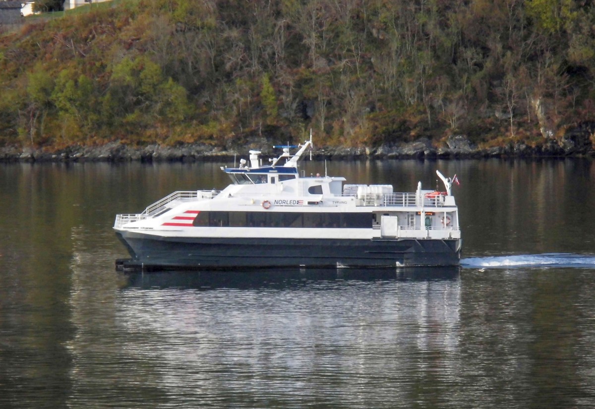 Passagierfährschiff  TYRVING  am 13.05.15 in Alesund (NOR)