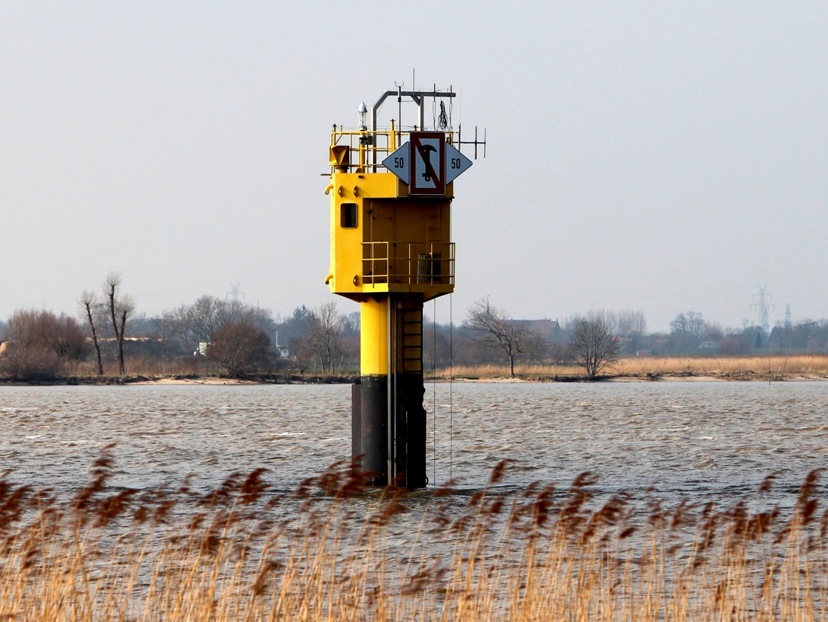 Pegelmesstation vor Rechtenfleth in der Weser am 02.03.2014.  