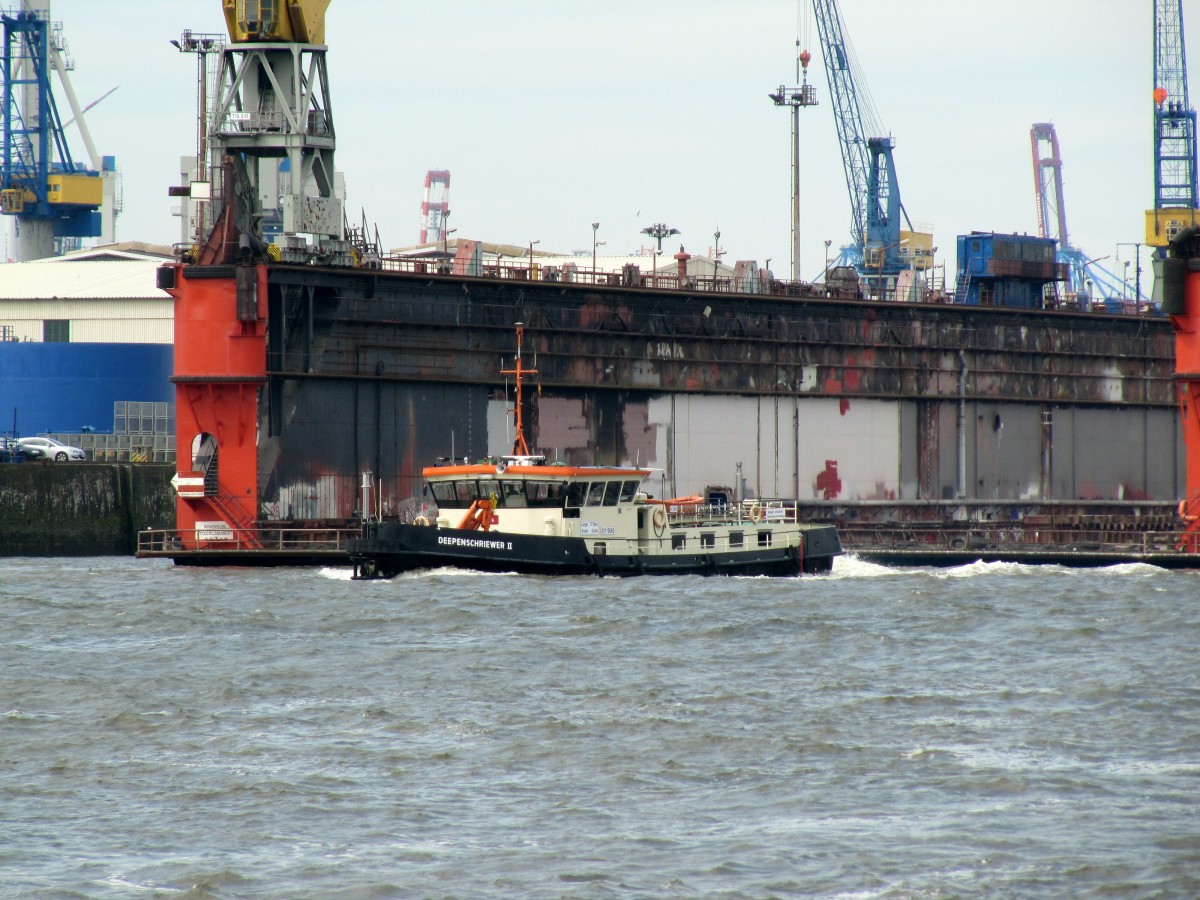 Peilschiff Deepenschriewer II (05110660 , 27,60 x 8,63) am 03.07.2014 auf der Norderelbe Höhe Dock im Hafen HH zu Berg.