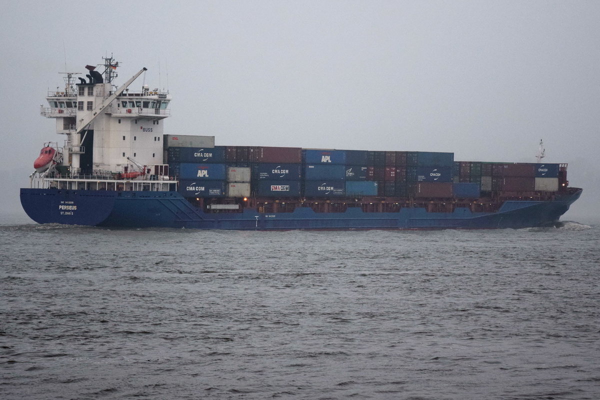 PERSEUS , Feederschiff , IMO 9412529 , Baujahr 2010 , 157.65 × 23.54m ,880 TEU , 10.03.2018 Grünendeich

