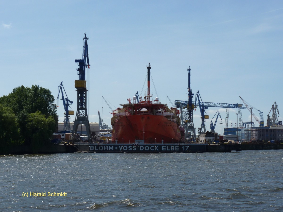 PETROJARL BANFF  (IMO 9184330) am 3.6.2013, Hamburg, bei Blohm&Voss im Trockendock Elbe 17 /
l-Produktionschiff und Lagerung (FSPO)  / Flagge: UK GRT 18488 La 120,4m, B 53,4 m, Tg 11,8 m / 15 kn / 1997 bei Hyundai; Sdkorea / Eigner+Manager: Teekay Petrojarl Produktion, Trondheim, Norwegen / 
