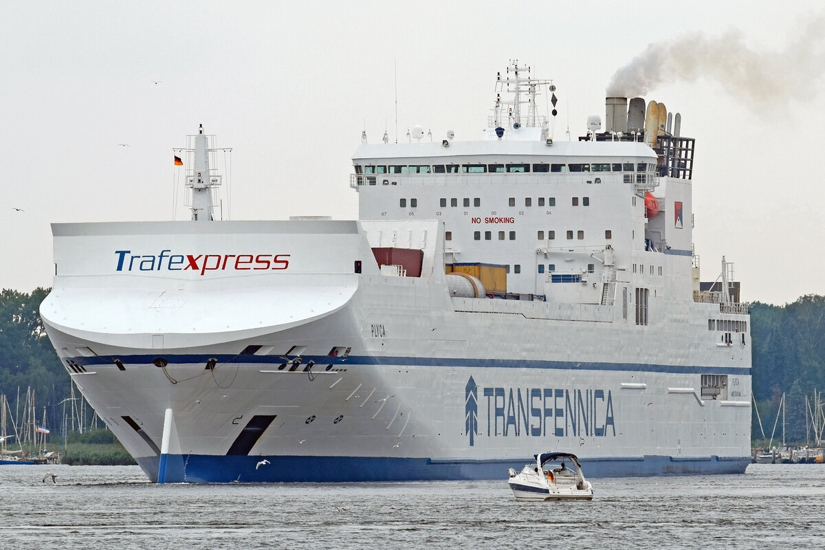 PLYCA (Transfennica, IMO 9345398) am 13.08.2021 auf der Trave bei Lübeck-Schlutup