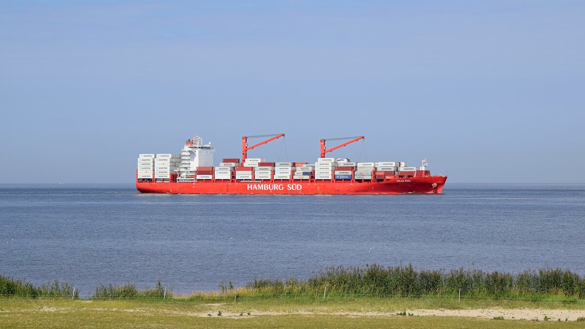 POLAR PERU (Containerschiff, Liberia, IMO: 9797199) der Reederei Hamburg Süd elbaufwärts (Otterndorf, 08.09.2021).