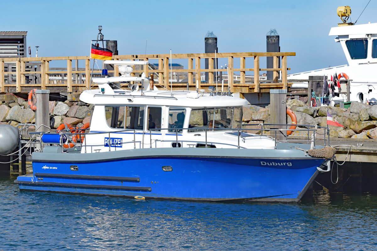 Polizeiboot DUBURG am 27.03.2022 in Heiligenhafen