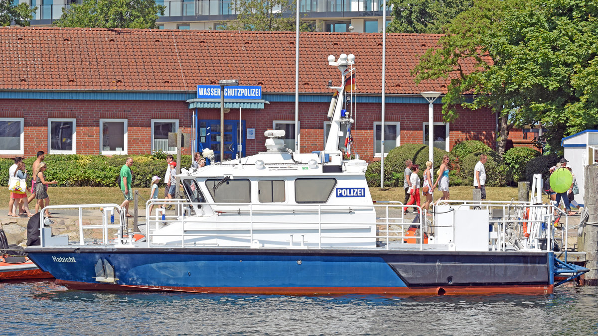 Polizeiboot HABICHT am 8.7.2018 in Lübeck-Travemünde