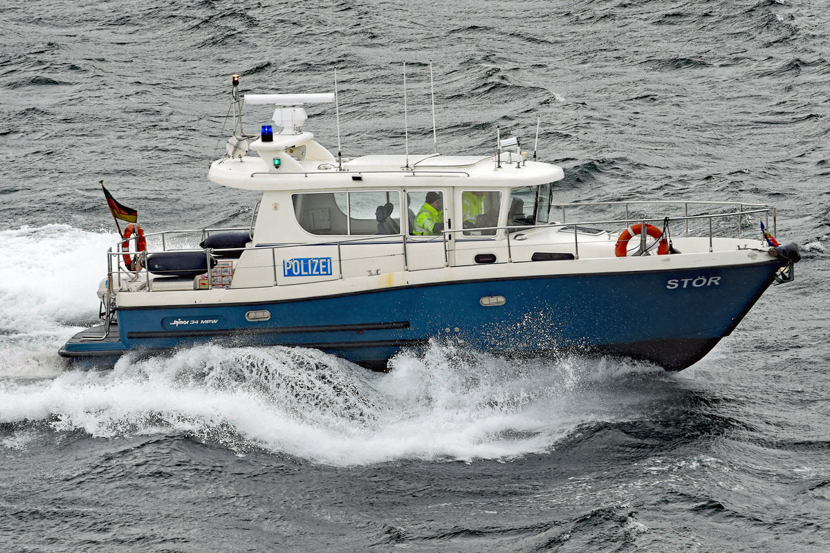 Polizeiboot STÖR im Einsatz auf der Kieler Förde. Aufnahme vom 09.02.2020