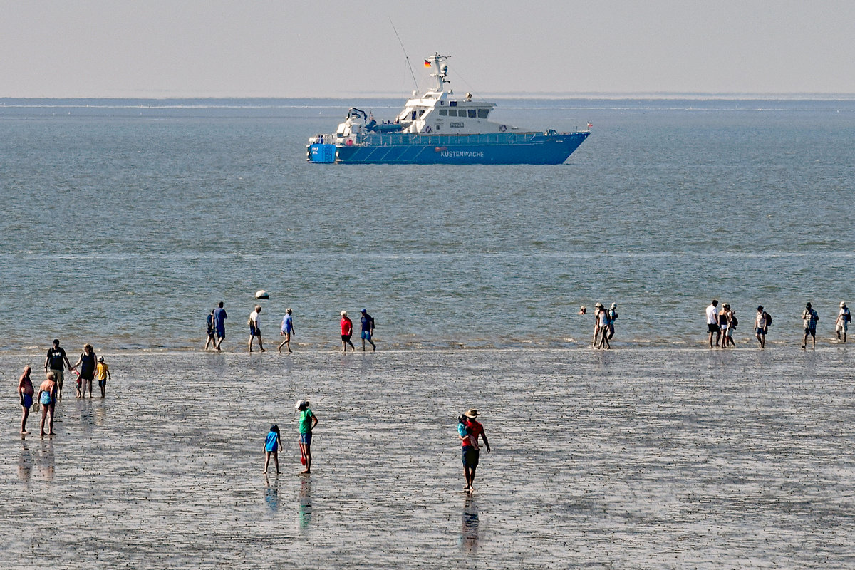 Polizeiboot SYLT in der Nordsee vor Büsum. Aufnahme vom 29.08.2017

   