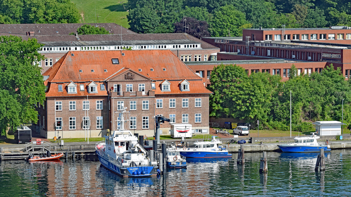 Polizeiboote FALSFÖFT, ANGELN, STÖR und DUBURG am 15.06.2022 in Kiel