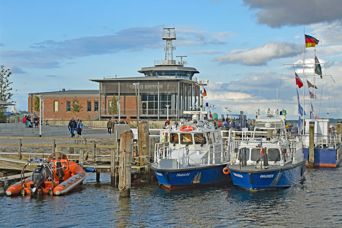 Polizeiboote HABICHT und WAGRIEN am 01.08.2021 im Hafen von Lübeck-Travemünde
