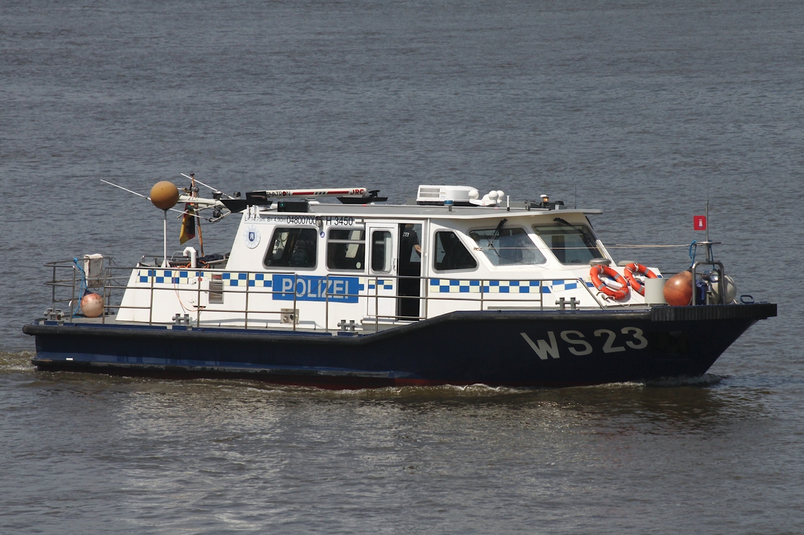 Polizeischiff WS23 (ENI 04800700); Eigner/Betreiber: Polizei Hamburg; Datum: 17.06.2026; Aufnahmeort: Elbe/Hafen Hamburg, Deutschland.