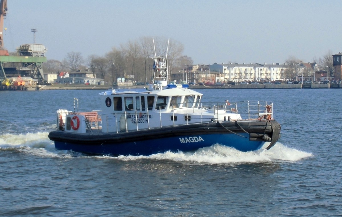 Polnisches Polizeiboot  Magda  am 19.03.15 in Swinemünde