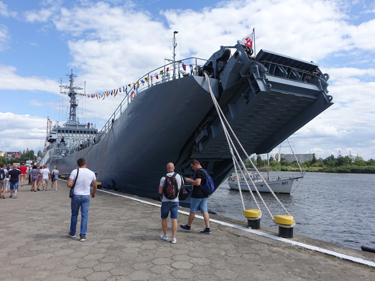 Polnisches Transport- und Minenschiff Poznan, gebaut auf der Nordwerft in Danzig, gesehen im Hafen von Stettin (31.07.2021)