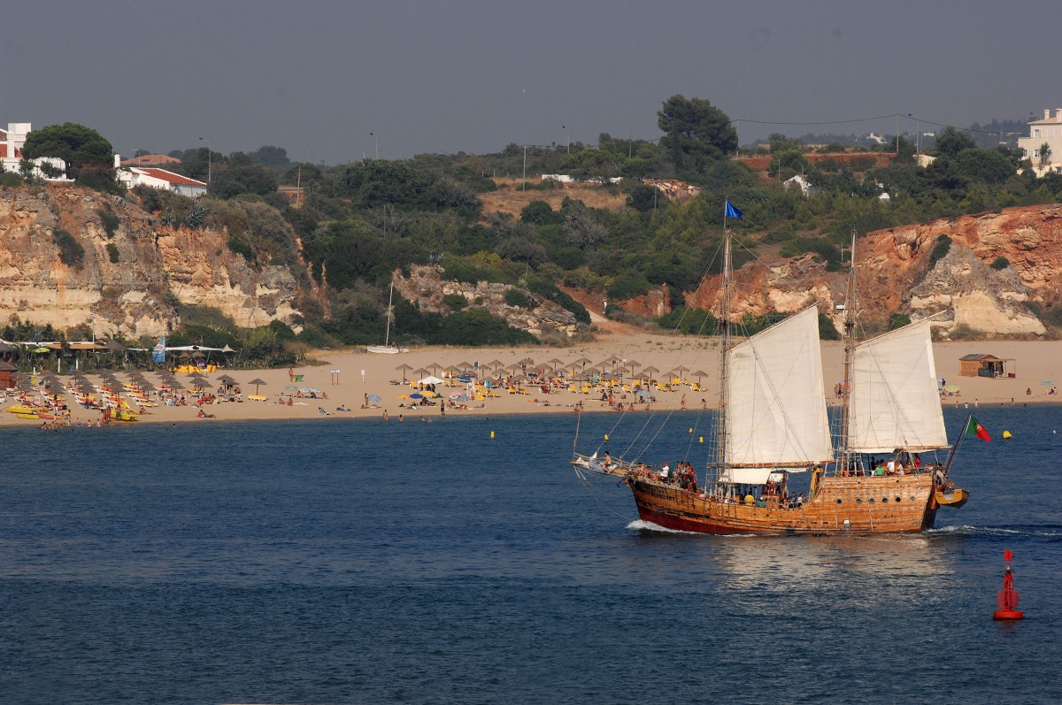 Portugisische Karavelle auf dem Rio Arade. Aufnahmedatum: 27. Juli 2010.