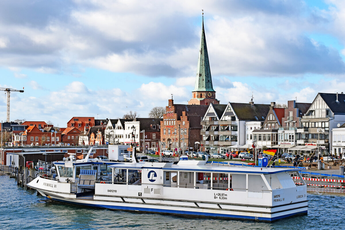 Priwallfähre PRIWALL VI am 25.02.2023 im Hafen von Lübeck-Travemünde