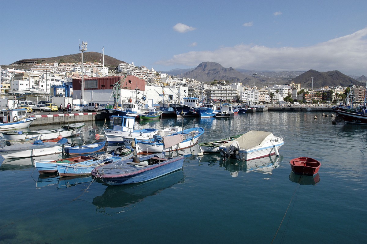 Puerto de los Cristianos auf Teneriffa. Aufnahmedatum: 12. Oktober 2008.