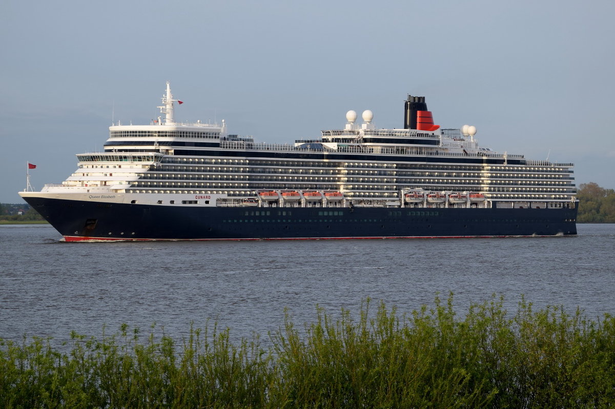 QUEEN ELIZABETH , Kreuzfahrtschiff , IMO  9477438 , Baujahr 2010 , 294 × 36m , 2092 Passagiere bei 1003 Besatzung , 10.05.2017  Grünendeich