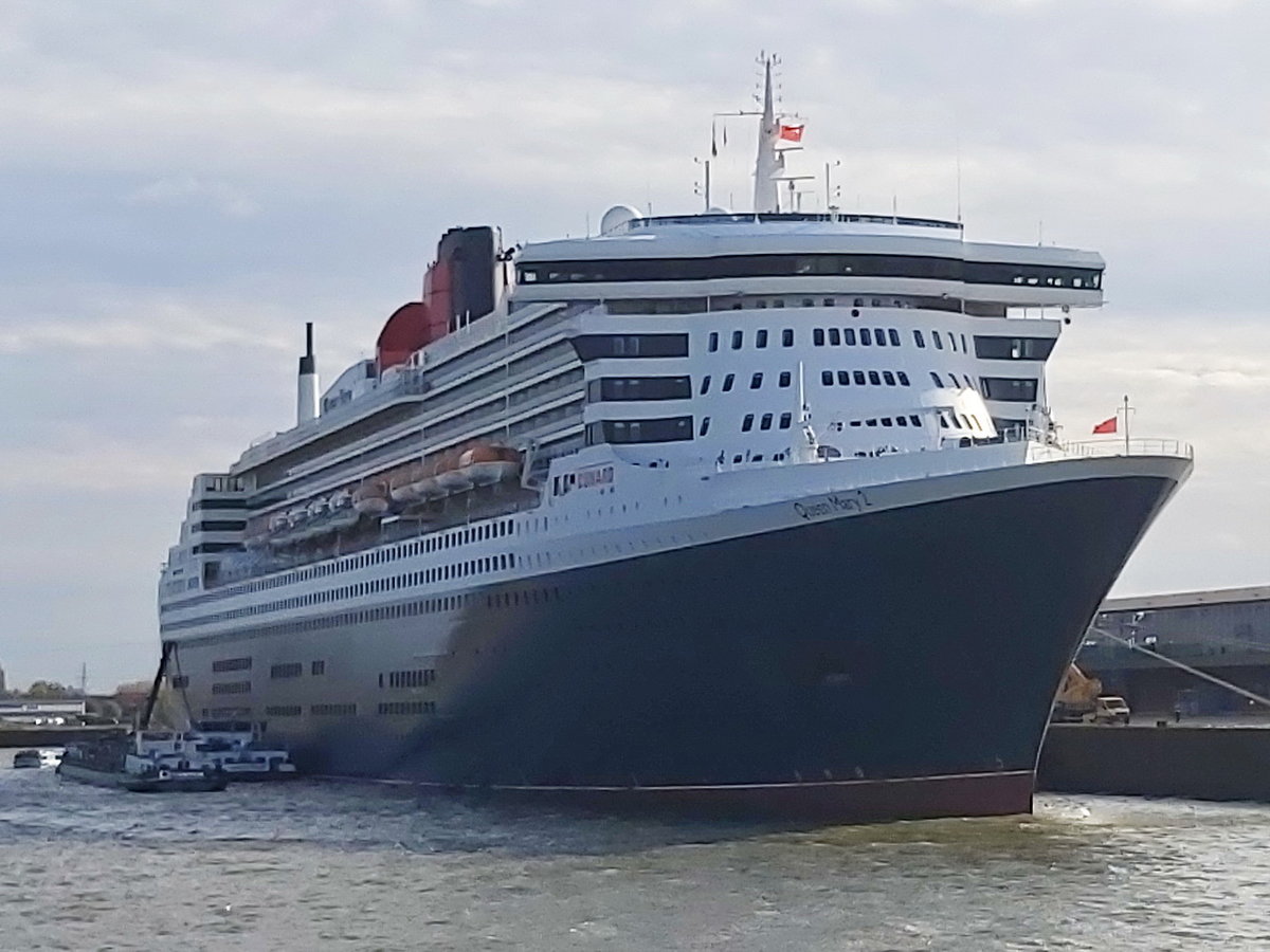 QUENN MARY 2 , Kreuzfahrtschiff , IMO 9241061 , Baujahr 2003 , 345,03 x 41m , 3.049 Passag. , 1.253 Besatzung , Hamburg , 27.10.2019 