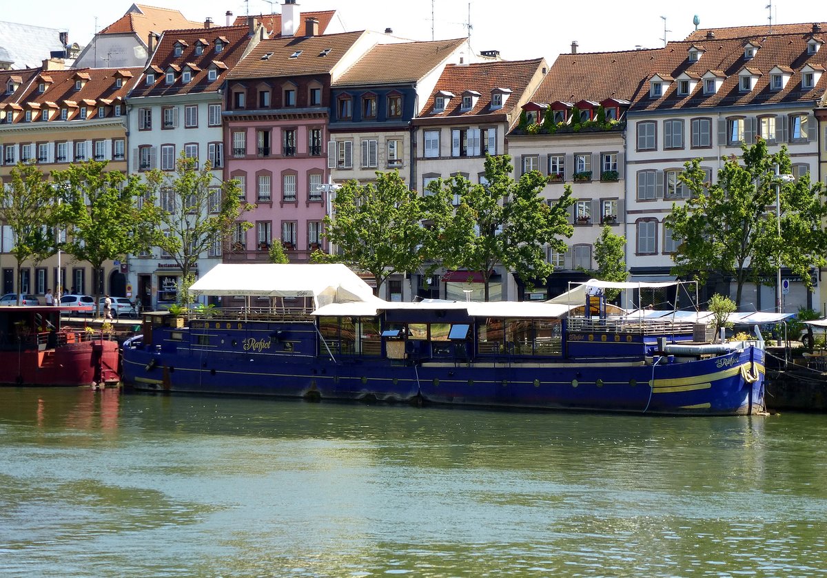  Rafiot , eines von mehreren Restaurantschiffen auf der Ill im Stadtgebiet von Straburg, Aug.2016