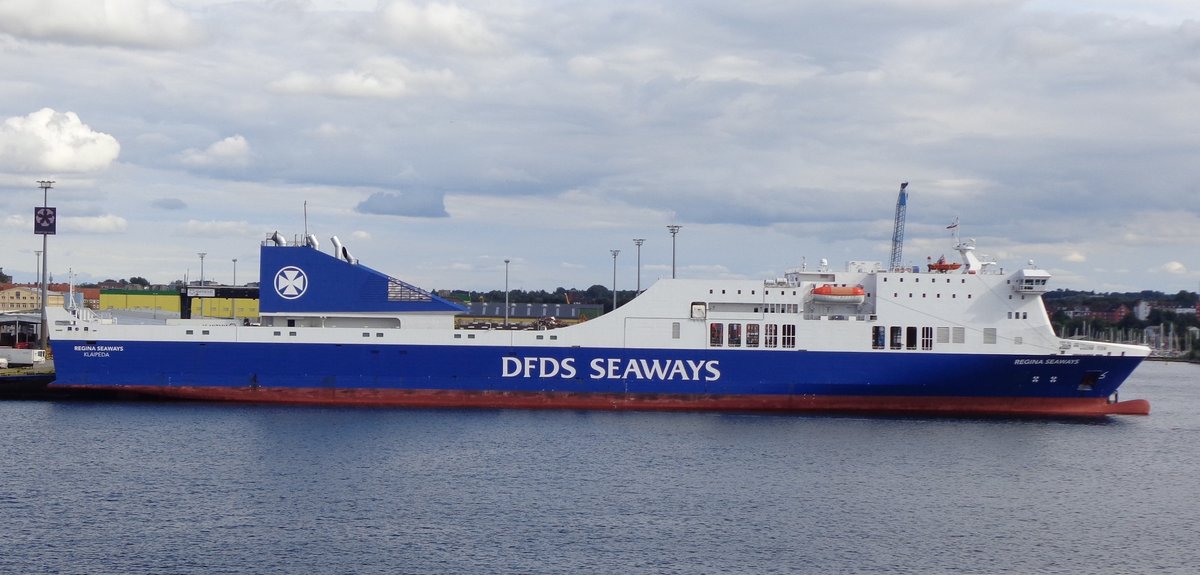 REGINA SEAWAYS IMO 9458535 - am 31-07-2016 in Kiel - 2010 in Italien gebaut 7500 To.
mit 7500 To. fährt zwischen Kiel und Klaipeda
