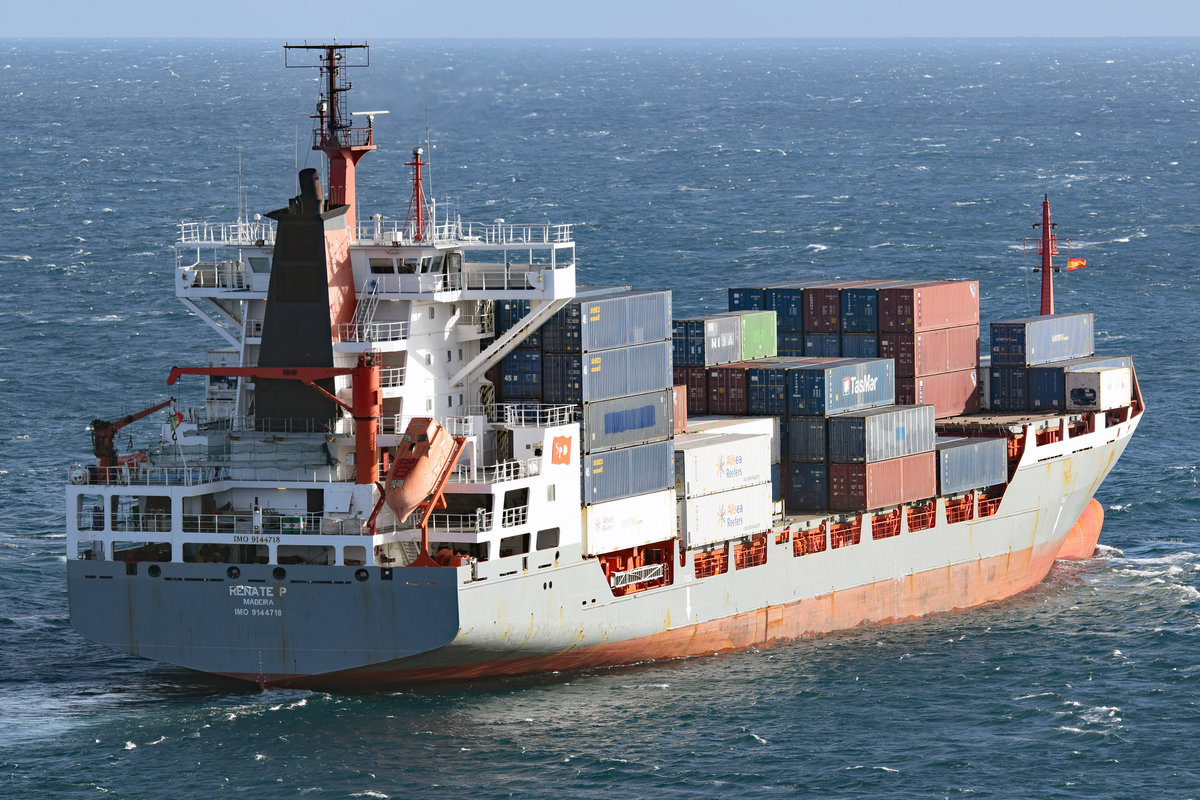 RENATE P. (IMO:9144718, MMSI:255805601) hat den Hafen von Arrecife / Lanzarote, verlassen. Aufnahme vom 26.01.2018