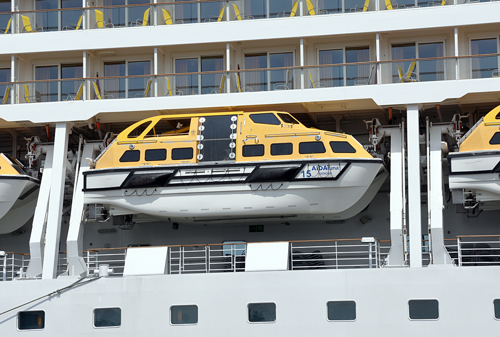 Rettungsboot auf der AIDAluna - 13.07.2013