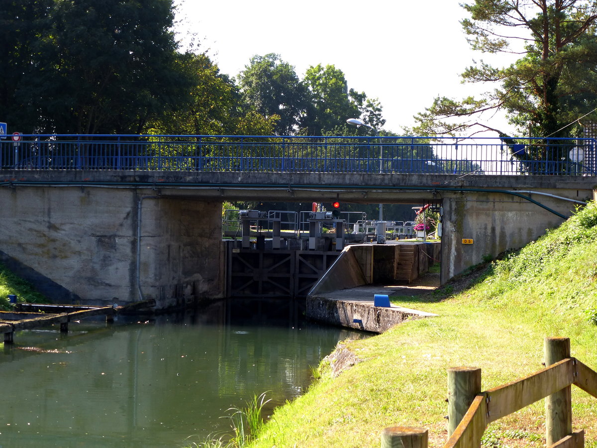 Rhein-Rhone-Kanal, die Schleuse bei Boofzheim/Elsa, Sept.2016