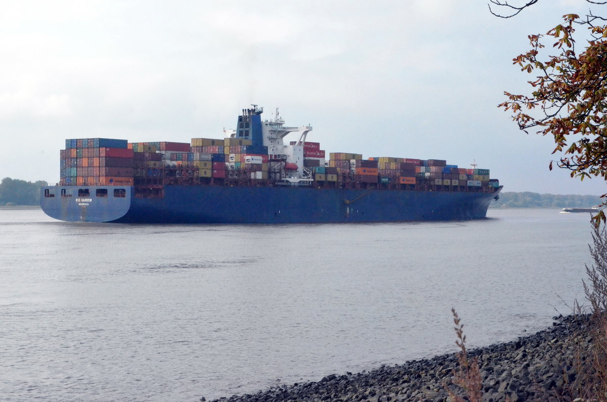 Rio Barrow  Containerschiff,  Heimathafen  Monrovia IMO: 9216999, Teu: 5551, Lnge 274,67 m, Breite 40,10 m, Baujahr 2001. Gesehen am 25.09.2017 bei Wedel auslaufend.