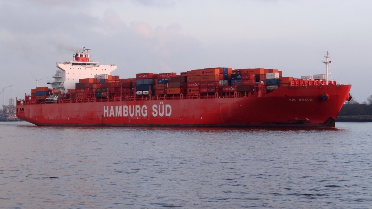 RIO BRAVO     Containerschiff     28.02.2014   Rüschpark
286,46 x 40 m    5905 TEU