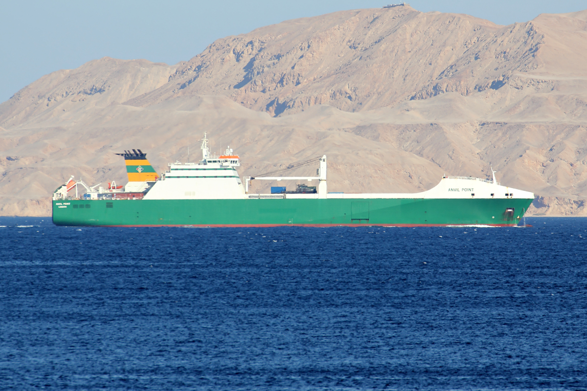 RO-RO Frachtschiff  ANVIL POINT  kommt aus dem Golf von Akaba gesehen vor Sharm El Sheik 17.10.2014