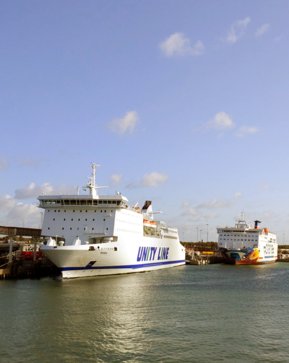 RoPax Fähren SKANIA und MAZOVIA am 09.10.20 in Ystad