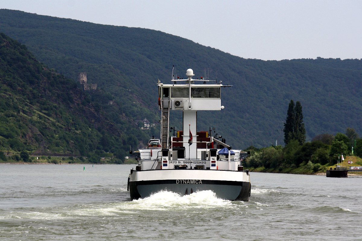 RoRo Dynamica (ENI:02324313) am 05.06.2019 auf dem Rhein zu Berg bei Oberwesel.