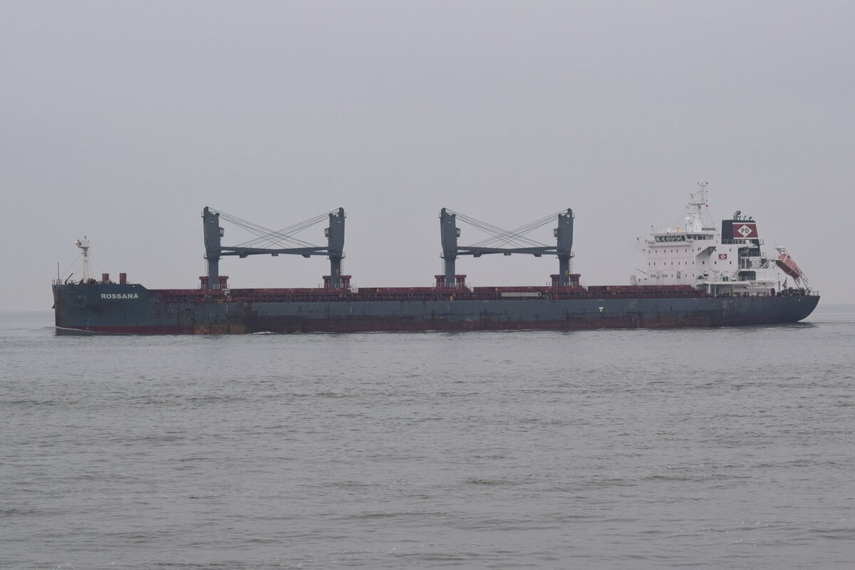 ROSSANA , Bulk Carrier , IMO 9696838 , Baujahr 2010 , 180 x 32 m , Cuxhaven , 13.11.2021