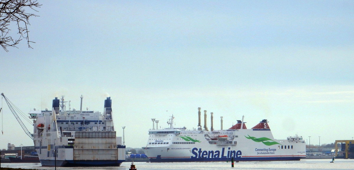Rostock Hafen am 08.11.19 mit der Mecklenburg-Vorpommern von Stena Line und der Nils Holgersson von TT Line