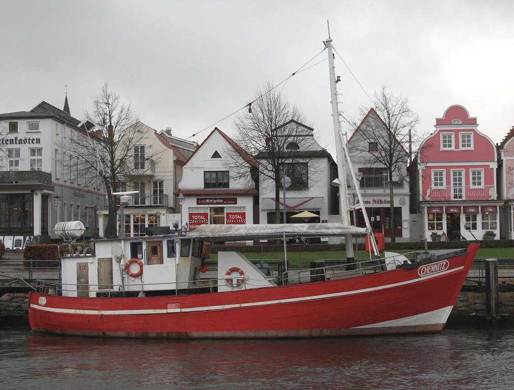 Rostock - Warnemünde, Alter Strom am 19.11.2015: Fischkutter CHEMNITZ