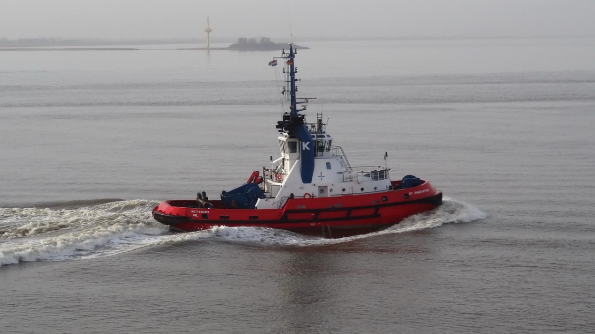 RT INNOVATION   Schlepper  Bremerhaven   2.12.2013