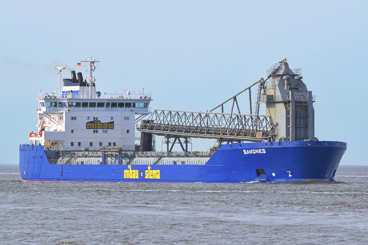 SANDNES , Self Discharging Bulk Carrier , IMO 9306029 , Baujahr 2005 , 166.7 × 24.74m 06.04.2018 Cuxhaven
