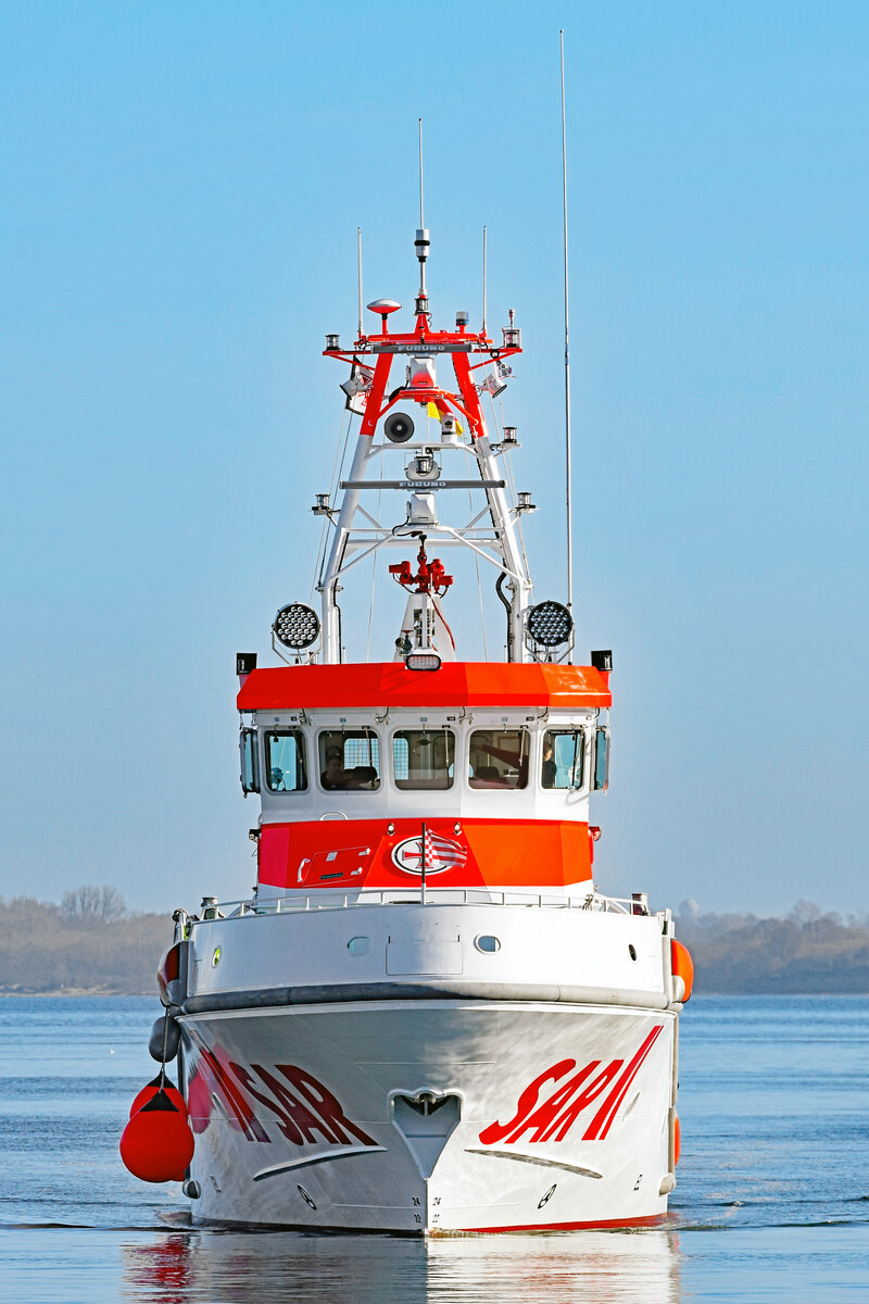 SAR-Boot / Seenotrettungskreuzer FELIX SAND am 26.02.2022 einlaufend Lübeck-Travemünde