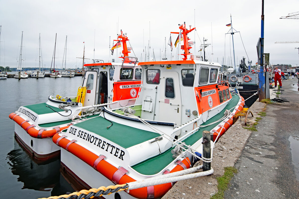SAR-Boote HENRICH WUPPESAHL und ERICH KOSCHUBS am 27.08.2022 in Lübeck-Travemünde