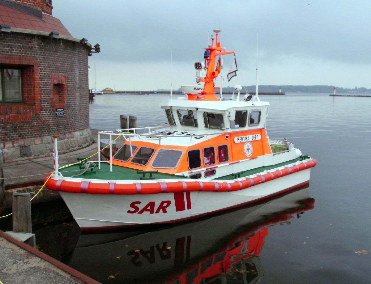 SAR Schiff  Herha Jeep  am 13.10.13 in Stralsund.