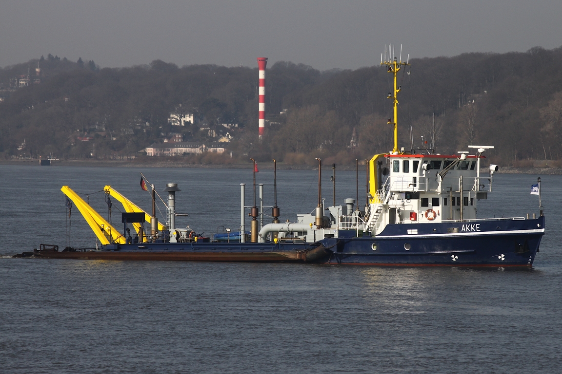Saugbagger AKKE (IMO 8842064); Eigner/Betreiber: Seco Hamburg; Datum: 09.03.2026; Aufnahmeort: Elbe/Hafen Hamburg, Deutschland.