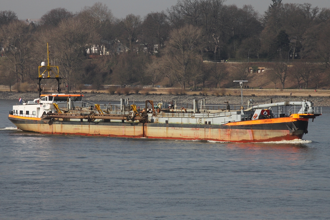 Saugbagger GRAAF (ENI 02314433); Datum: 09.03.2026; Aufnahmeort: Elbe/Hafen Hamburg, Deutschland.