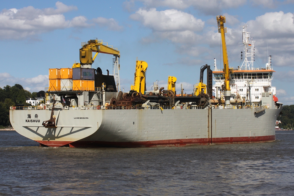 Saugbagger KAISHUU (IMO 9226152); Datum: 10.08.2025; Aufnahmeort: Elbe/Hafen Hamburg, Deutschland.